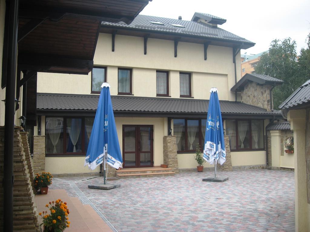 Shato Paradis Hotel Irpin Exterior photo